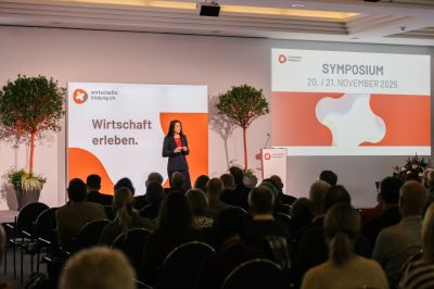 Bild243_sandramarusicphotography_wirtschaft_day1 Large.jpeg