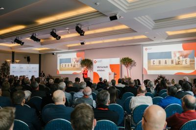 Bild249_sandramarusicphotography_wirtschaft_day1 Large.jpeg