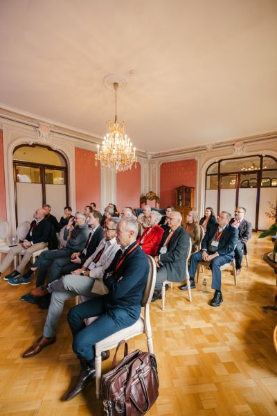 Bild375_sandramarusicphotography_wirtschaft_day1 Large.jpeg